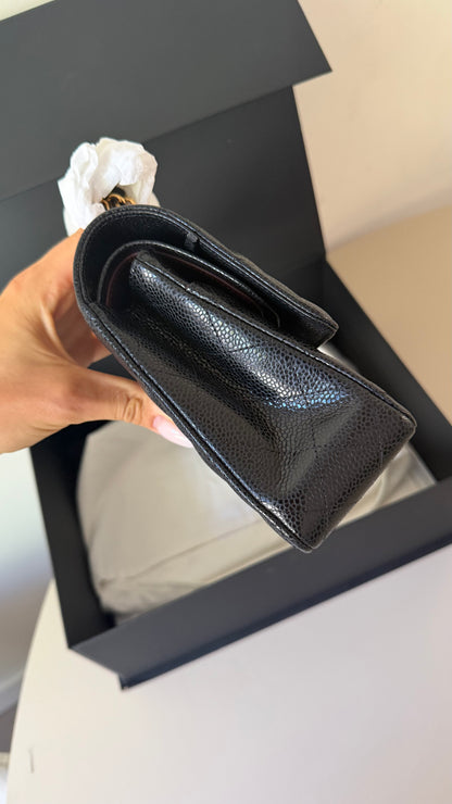 Chanel medium caviar classic flapbag with chip - new