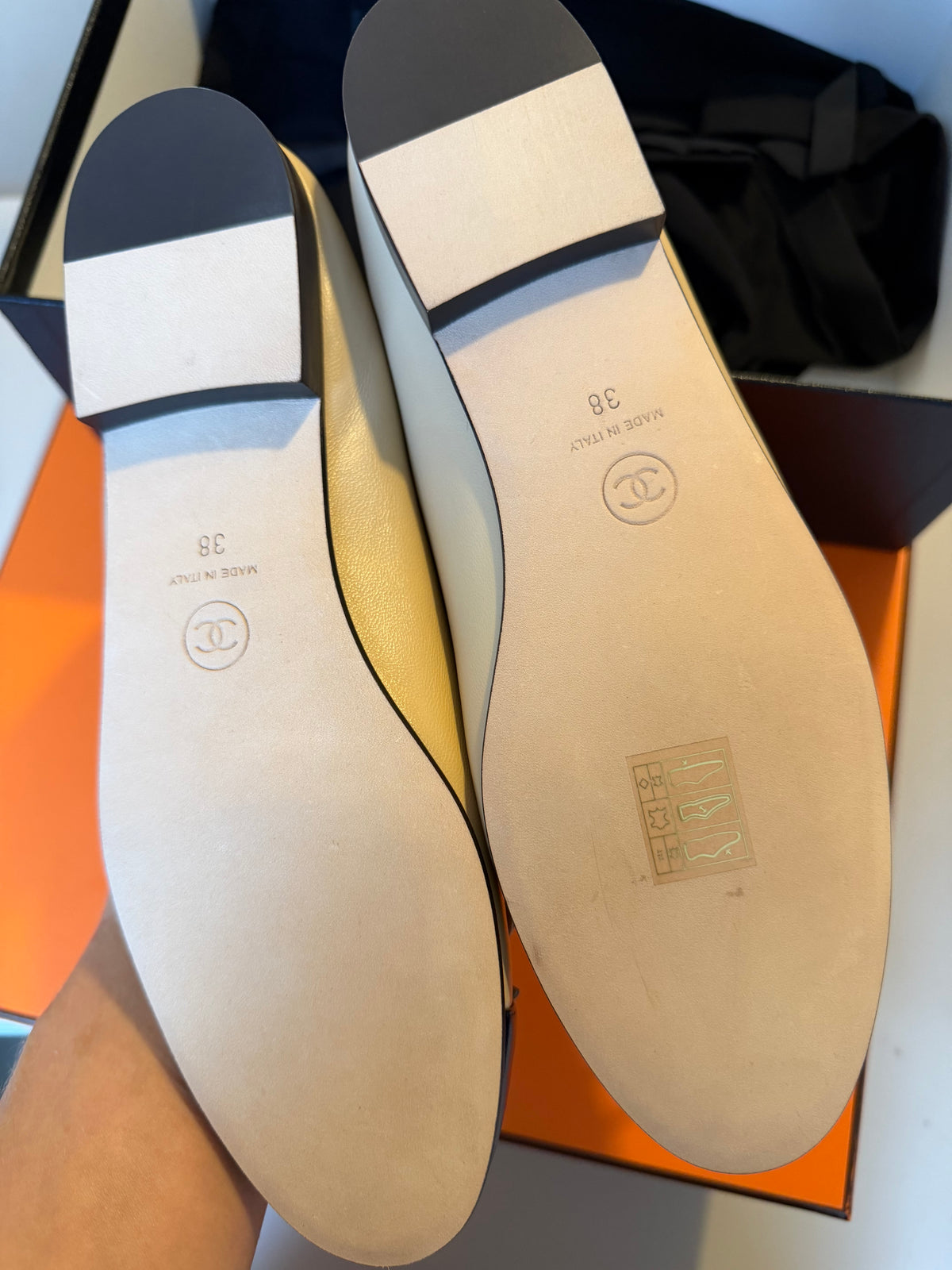 Chanel beige classic ballerina size 38 - small defect