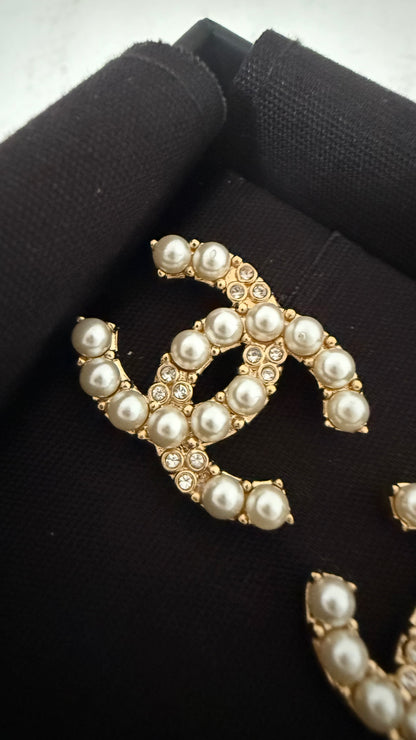 Chanel CC oorbellen parels en steentjes