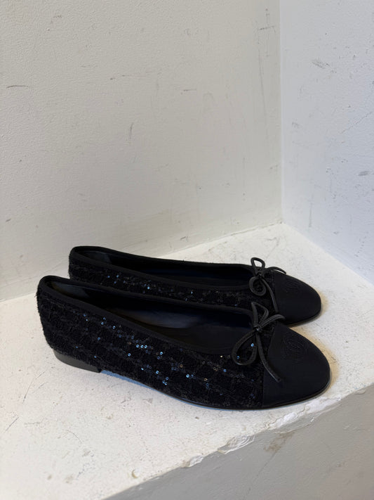 Chanel black ballerina size 38.5