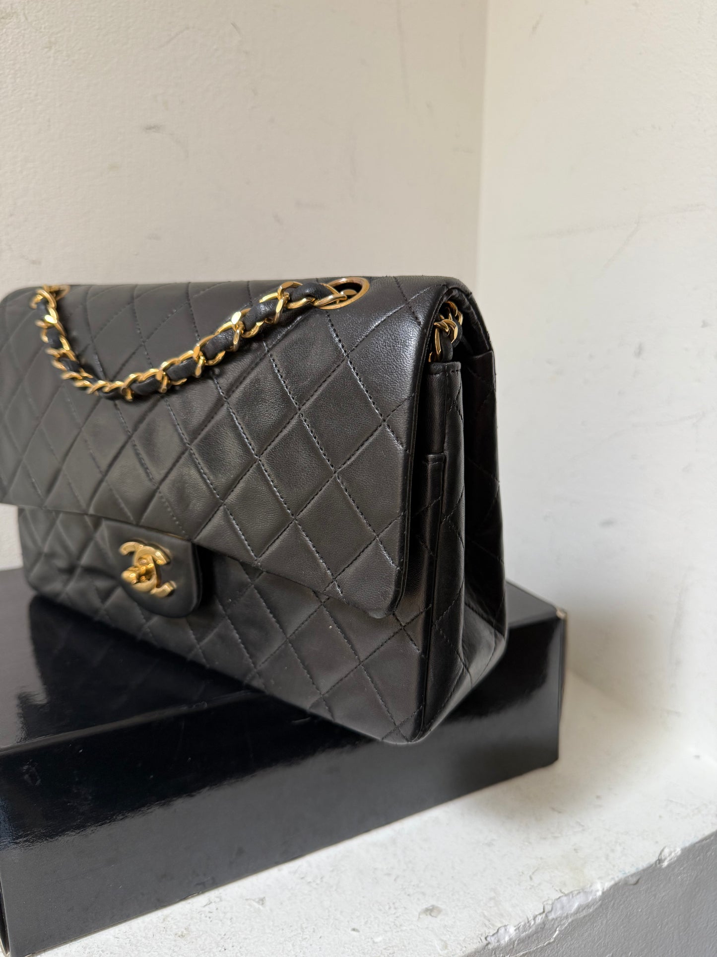 Chanel medium lambskin vintage flap 1 series (1989-1991)