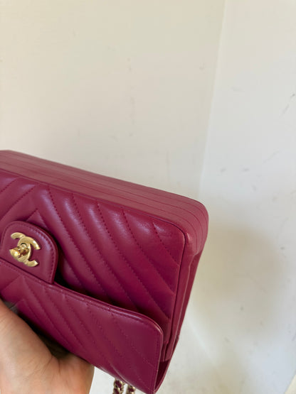 Chanel v-stitch small classic flap 2019