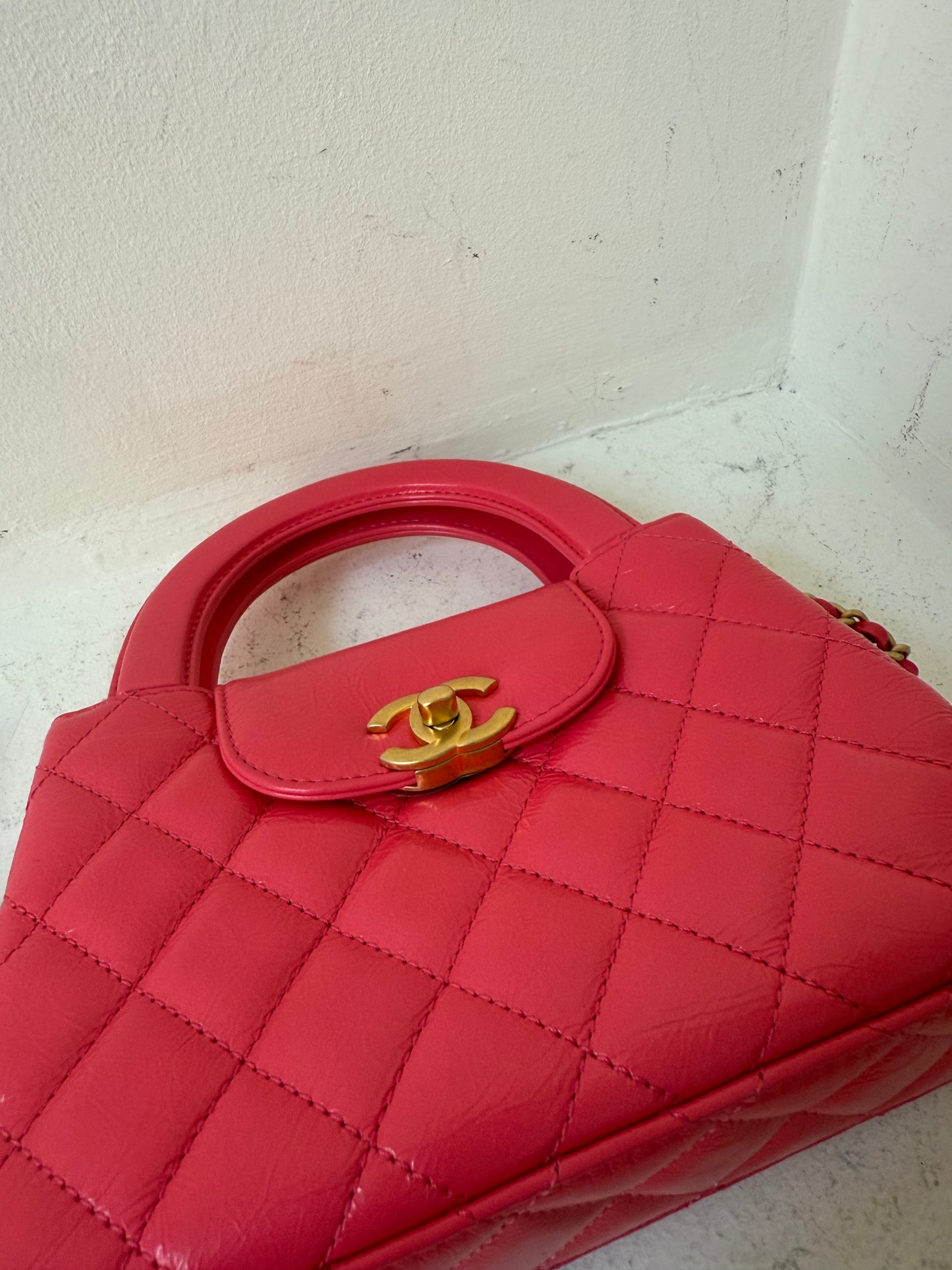 Chanel Kelly nano bright pink 2024