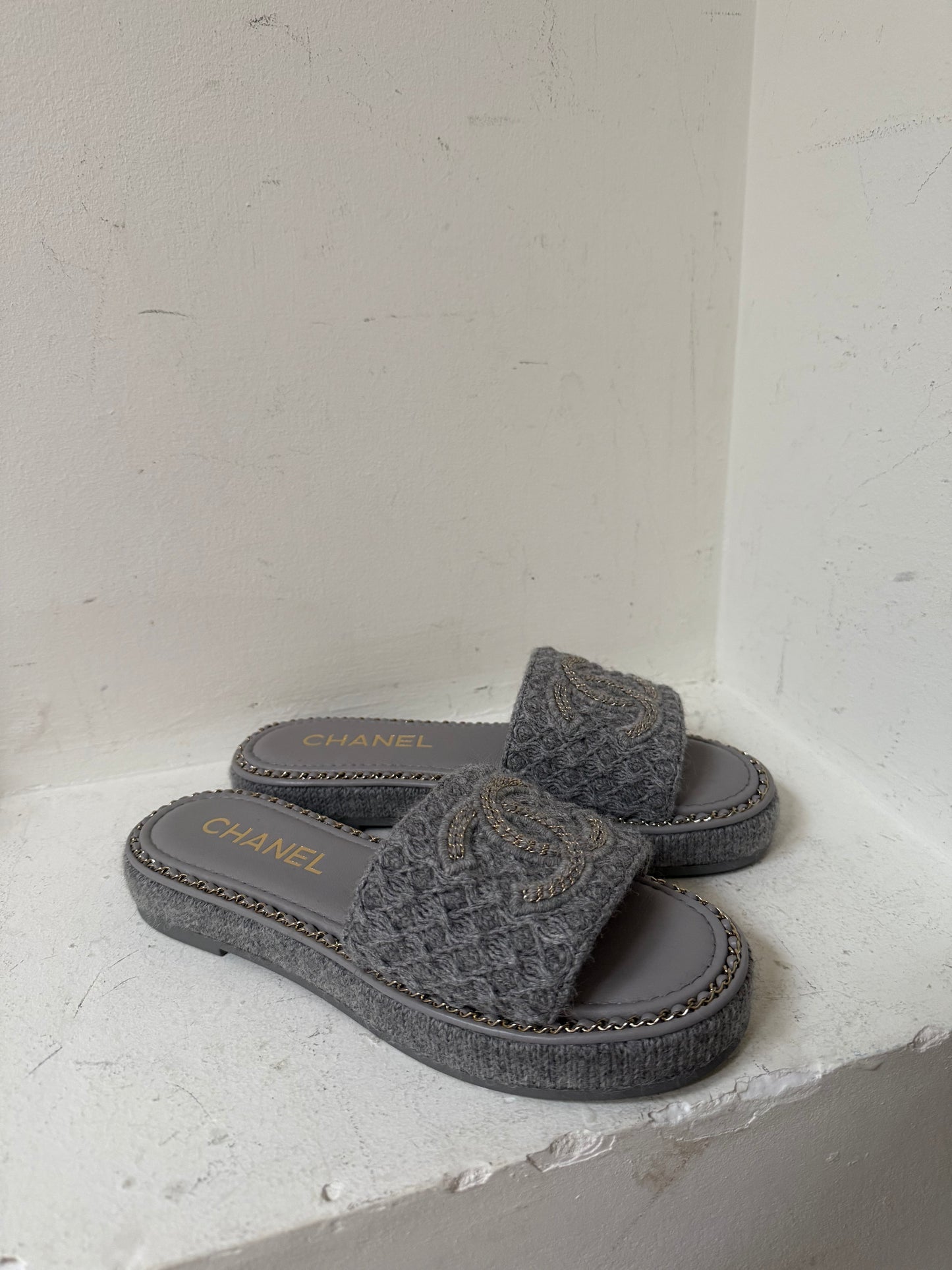Chanel slippers grey size 38