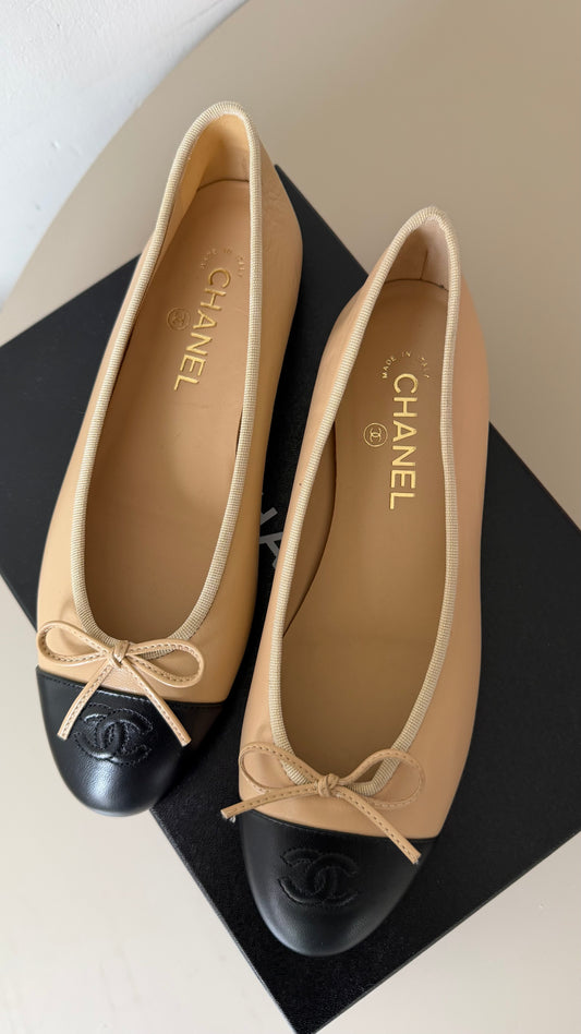 Chanel ballerina 40 beige leer