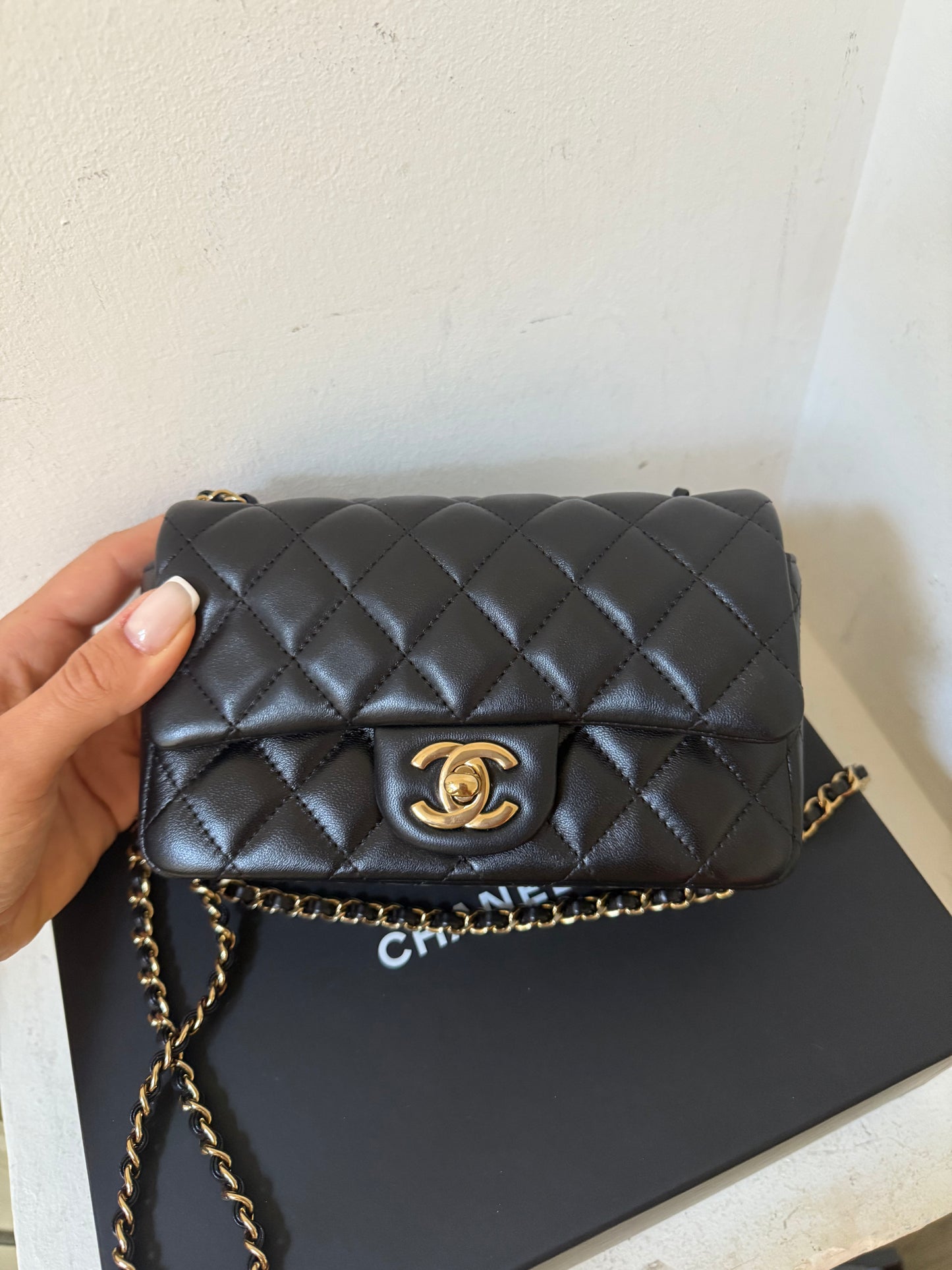 Chanel black lambskin mini 2024