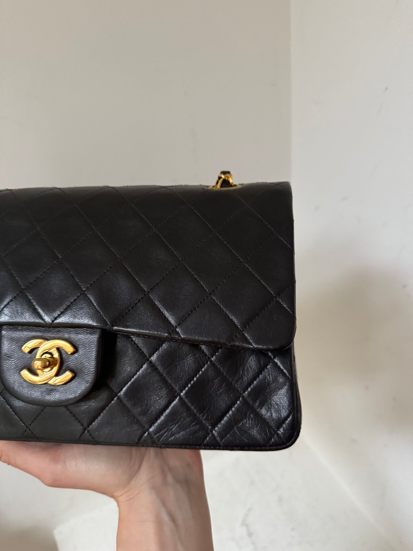Chanel medium flapbag black 4 series
