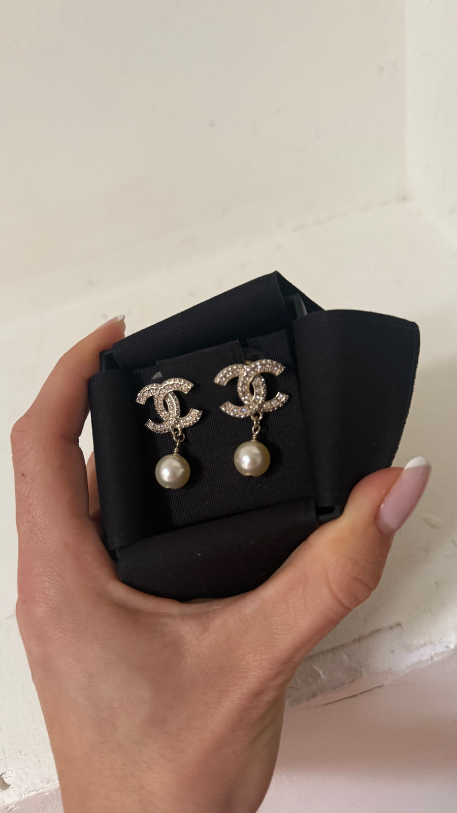 Chanel earrings pearl and cc new full set