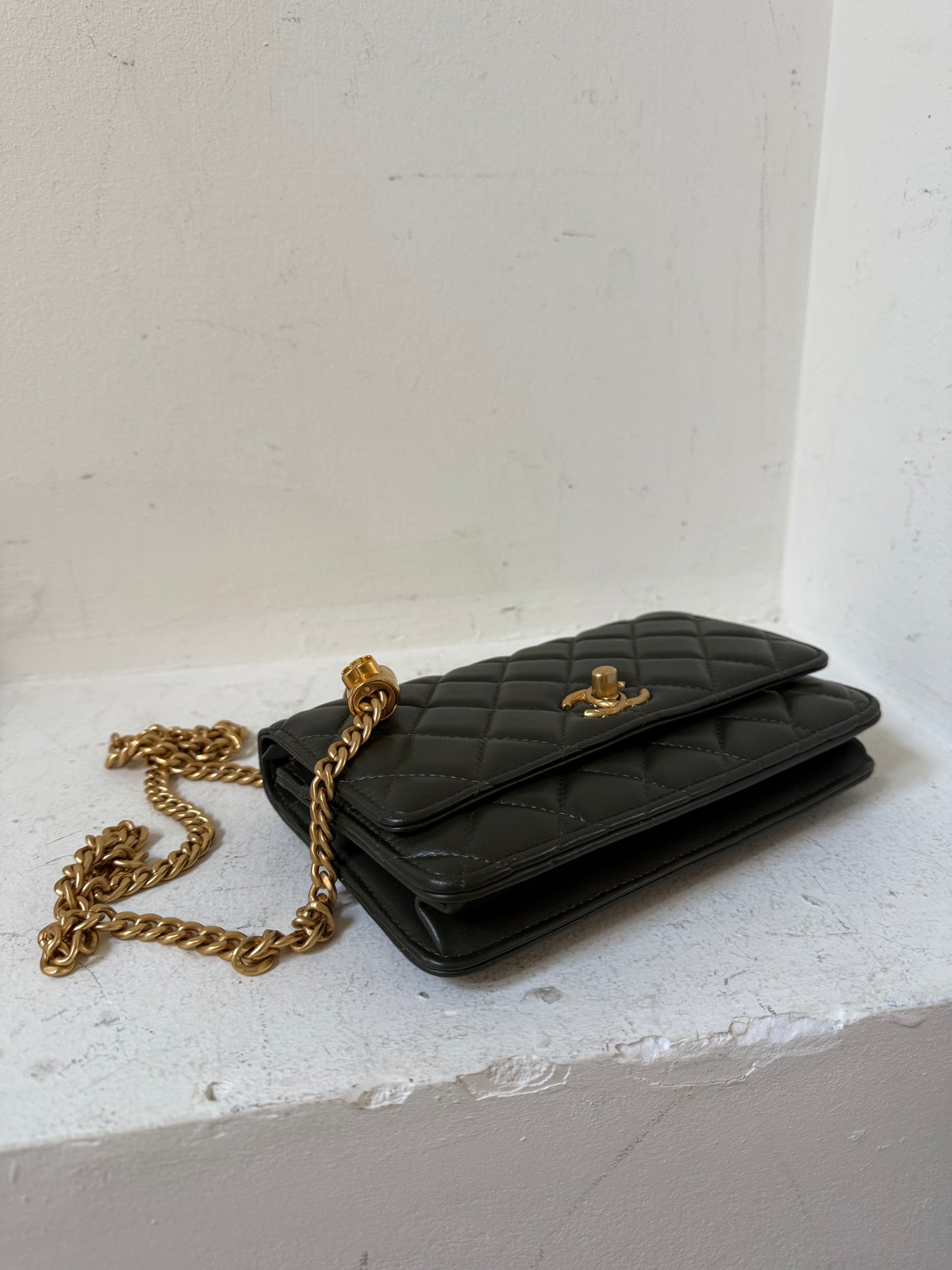 Chanel olive green wallet on chain 2022