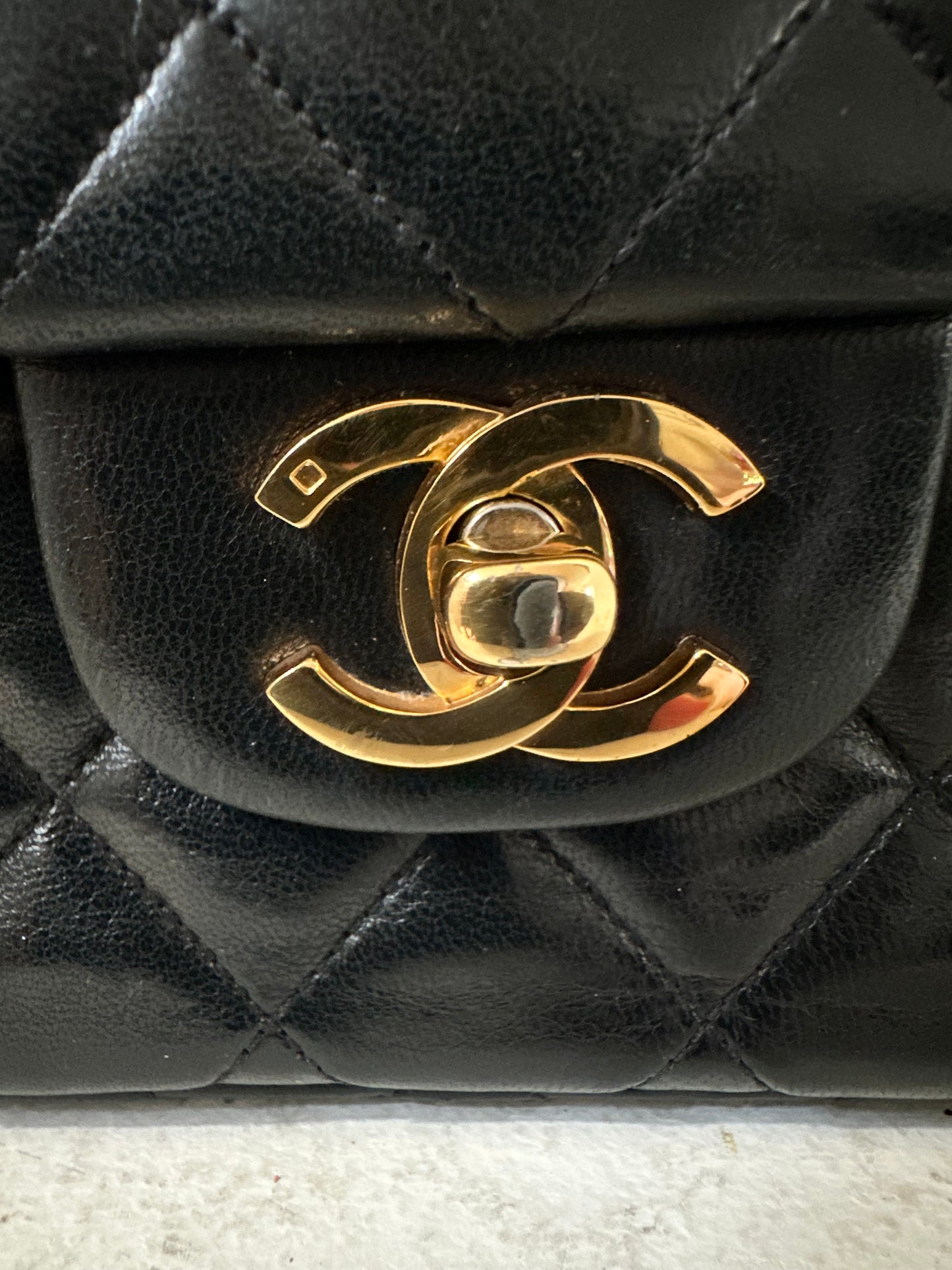 Chanel medium classic flap vintage