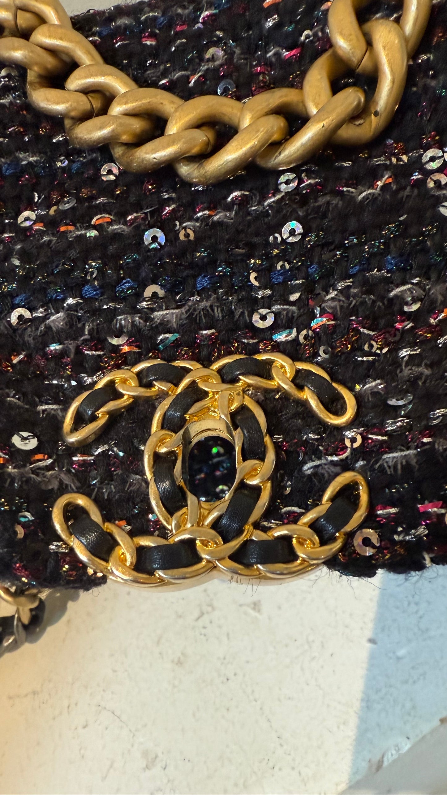 Chanel 19 small tweed 30 series