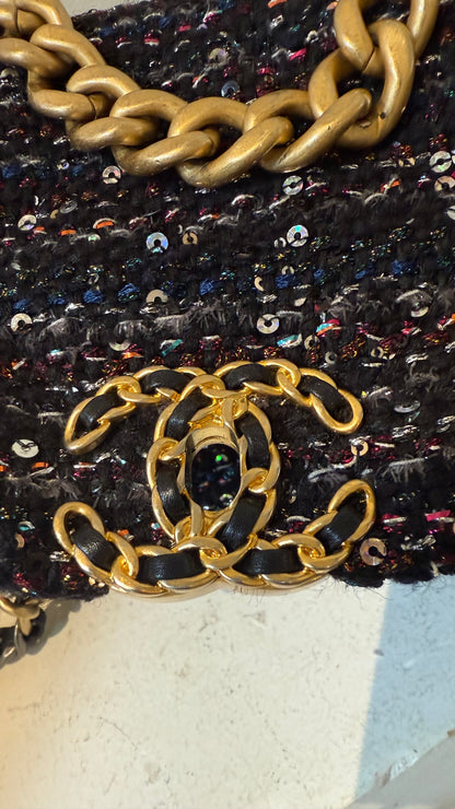 Chanel 19 small tweed 30 series