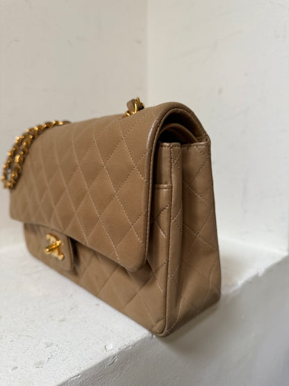 Chanel vintage medium flapbag 3 series (1996-1997)