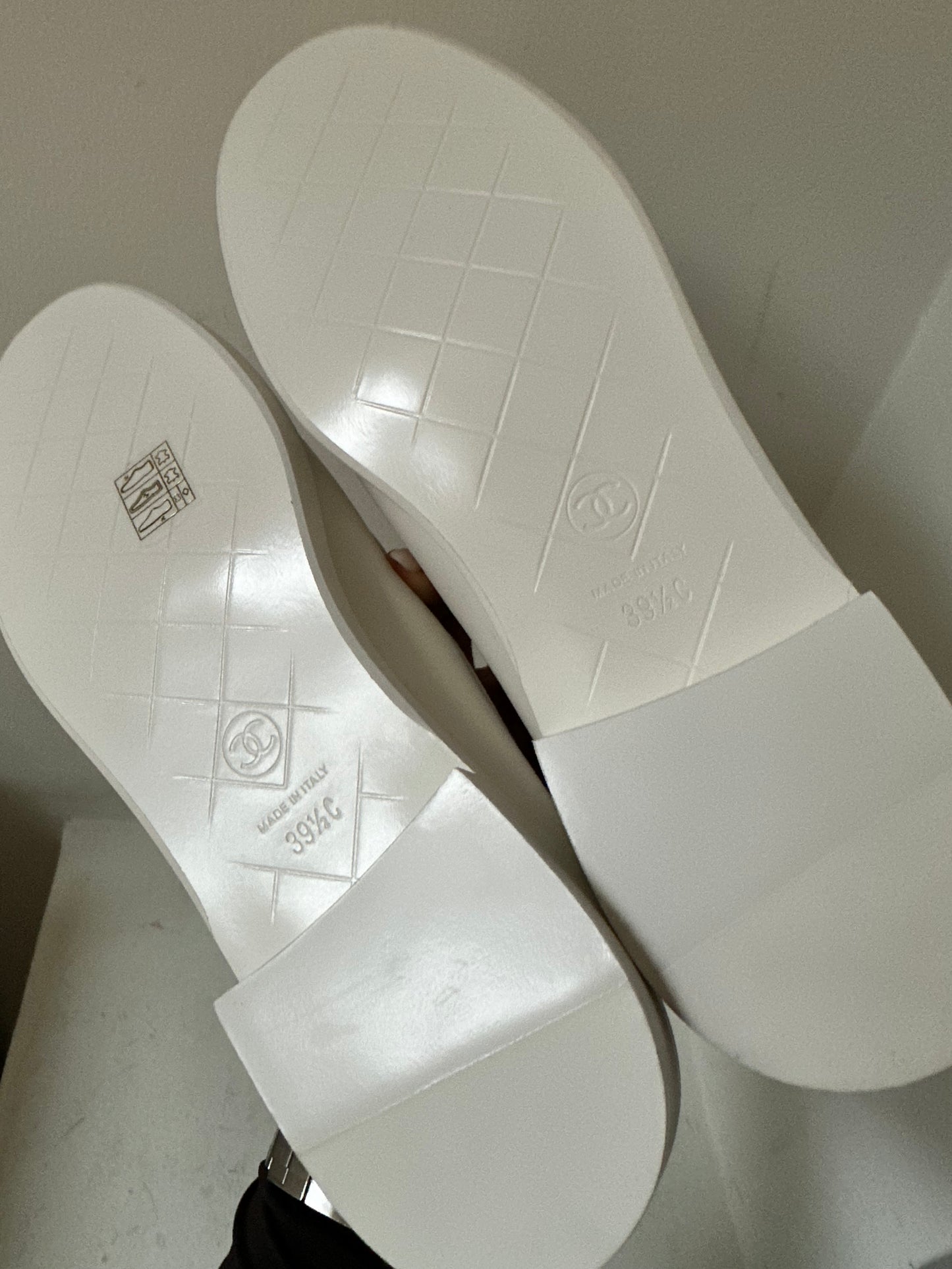 Chanel white on white mocassin 39.5