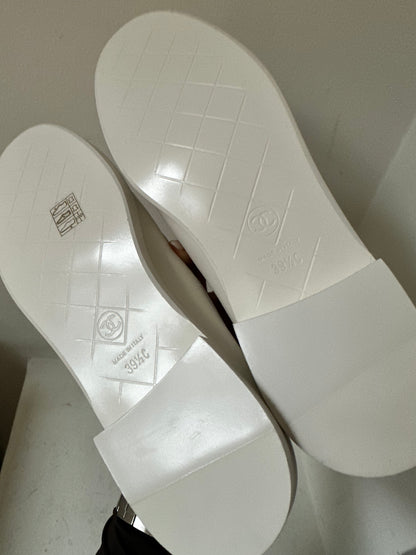 Chanel white on white mocassin 39.5