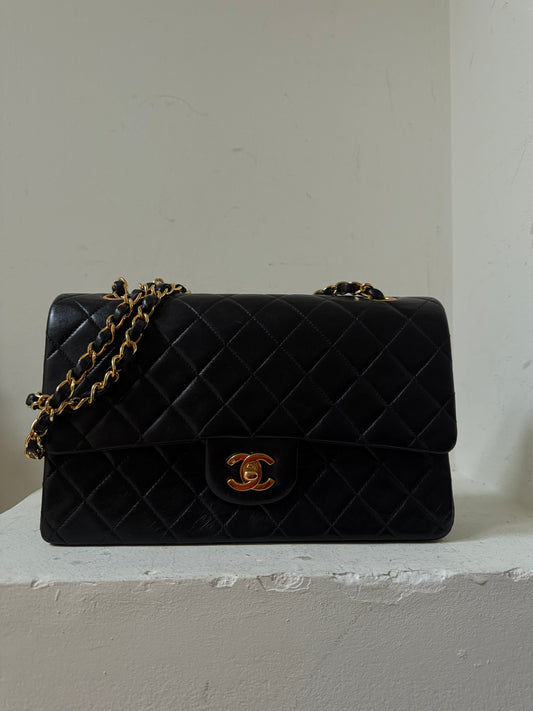 Chanel medium vintage classic flap in Black 1989-1991