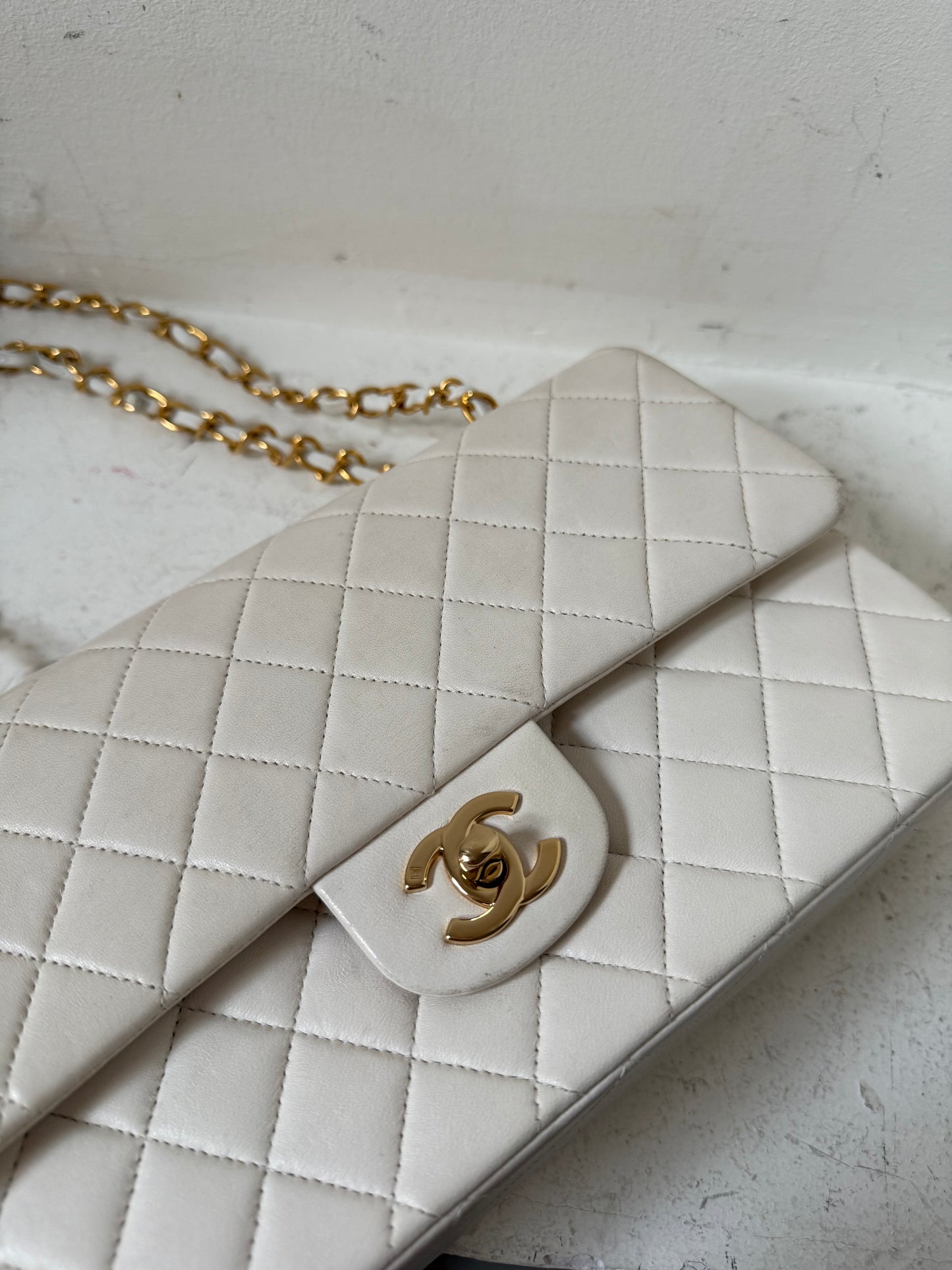 Chanel medium flapbag (2002-2003)