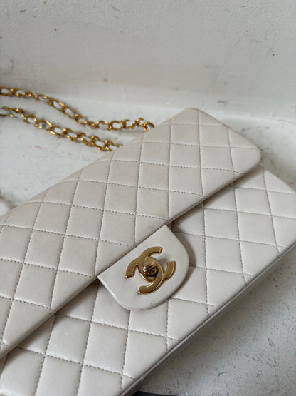 Chanel medium flapbag (2002-2003)