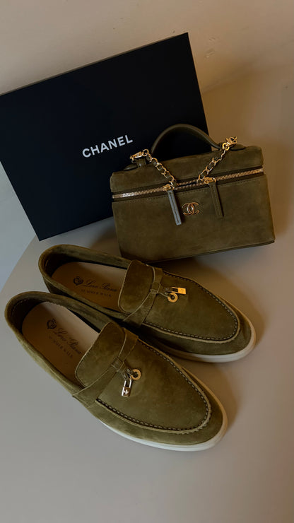 Chanel vanity case green suede brand new full set
