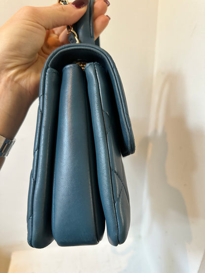 Chanel CC trendy in blue