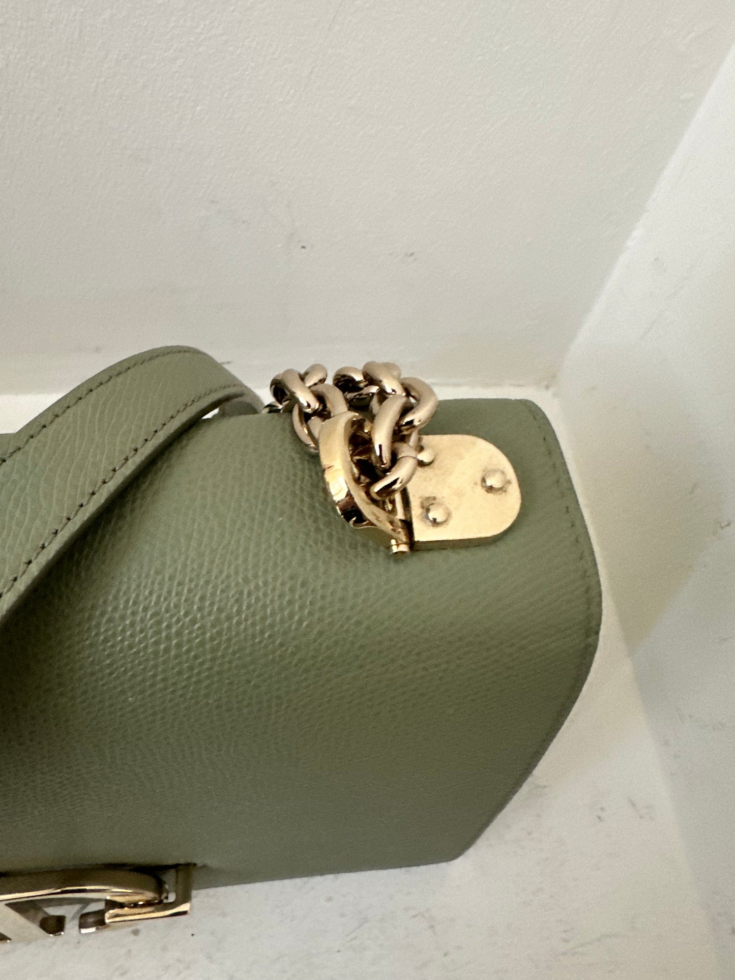 Dior 30 Montaigne in Jade color