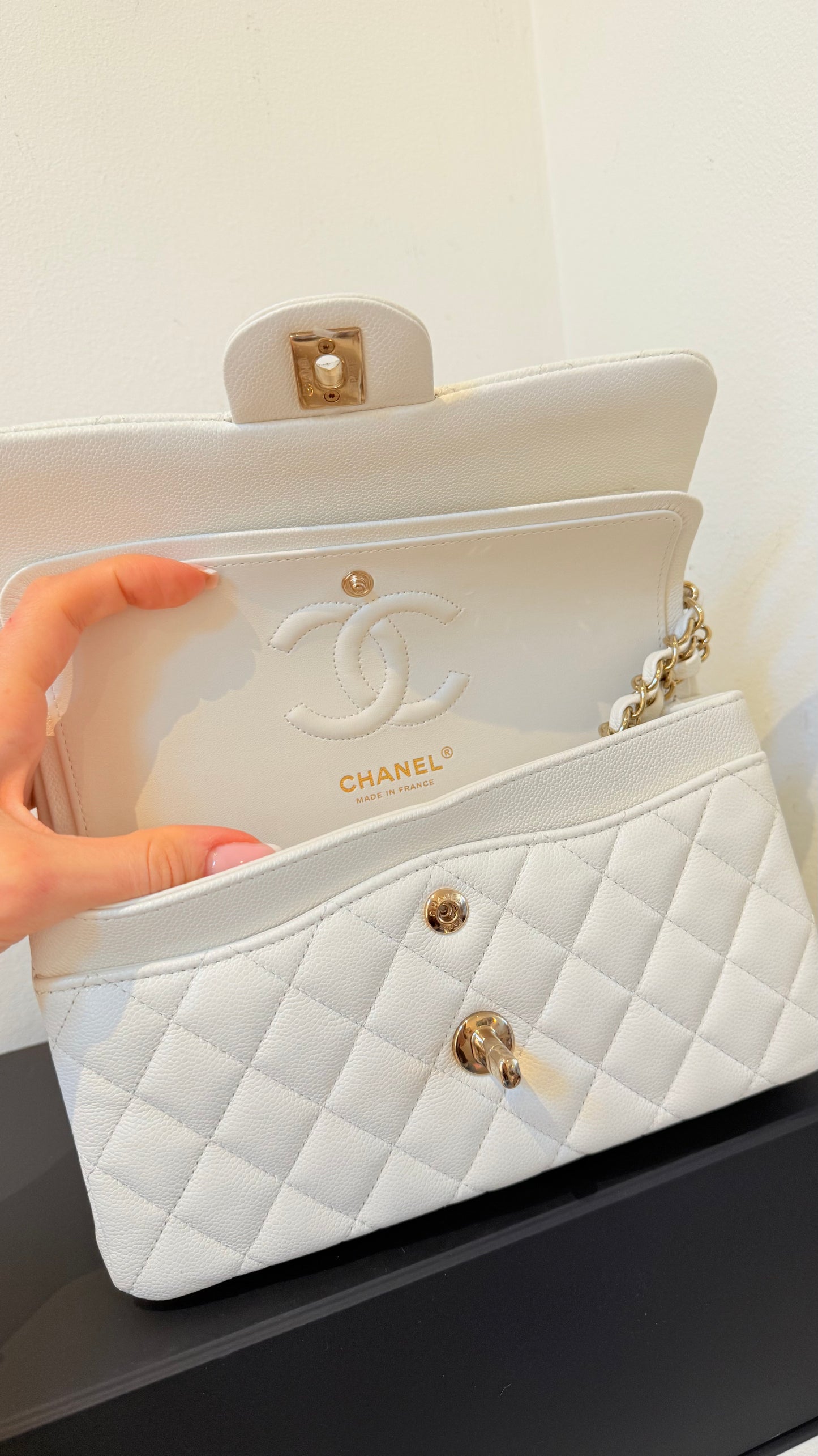 Chanel small white caviar double flapbag chip like new