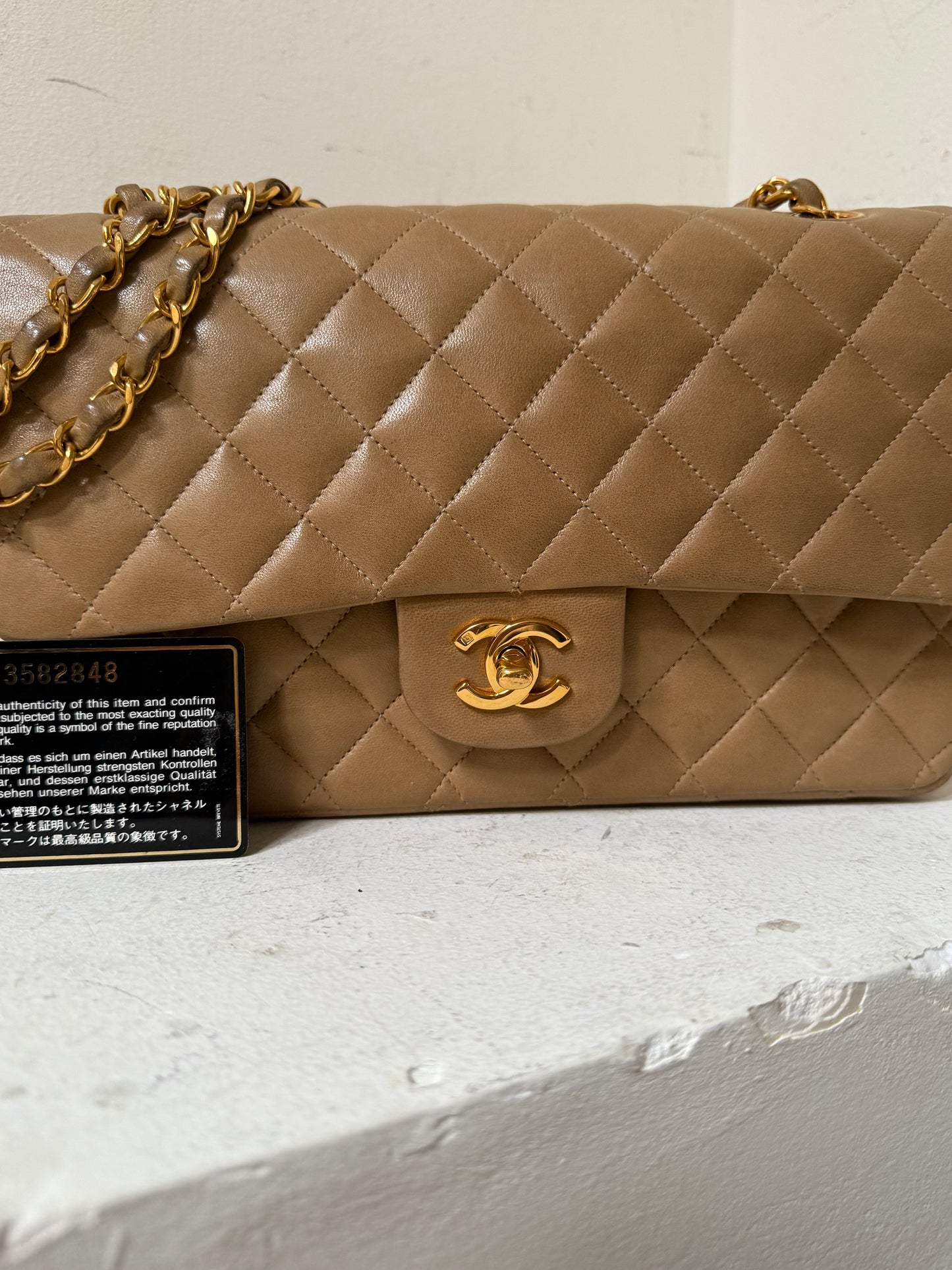 Chanel vintage medium flapbag 3 series (1996-1997)