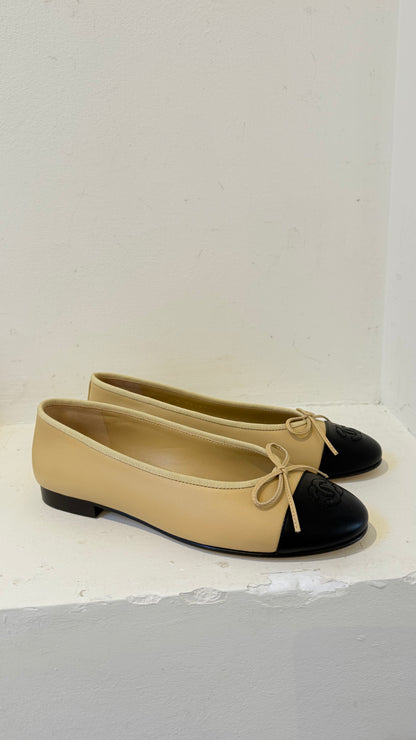 Chanel ballerina size 39 beige with black leather