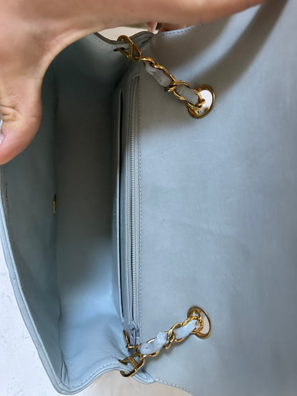 Pre-Owned Chanel Small Diana Bag – Light Blue Quilted Lambskin (1991–1994) | Vintage Classic