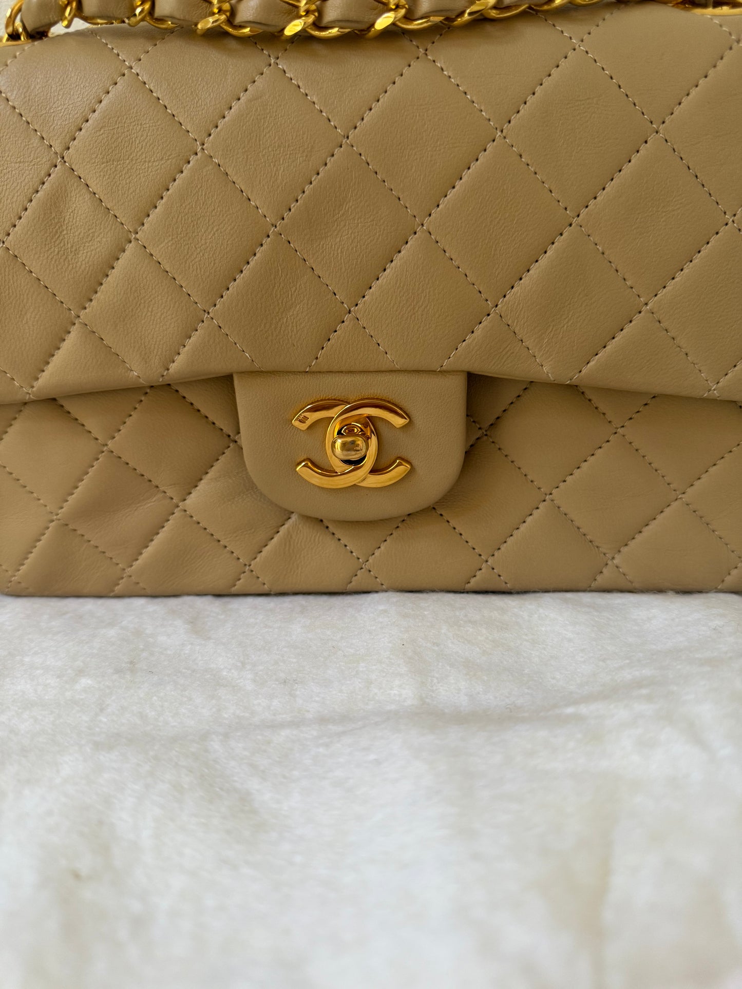 Chanel small beige lambskin flap 1-serie (1989-1991)