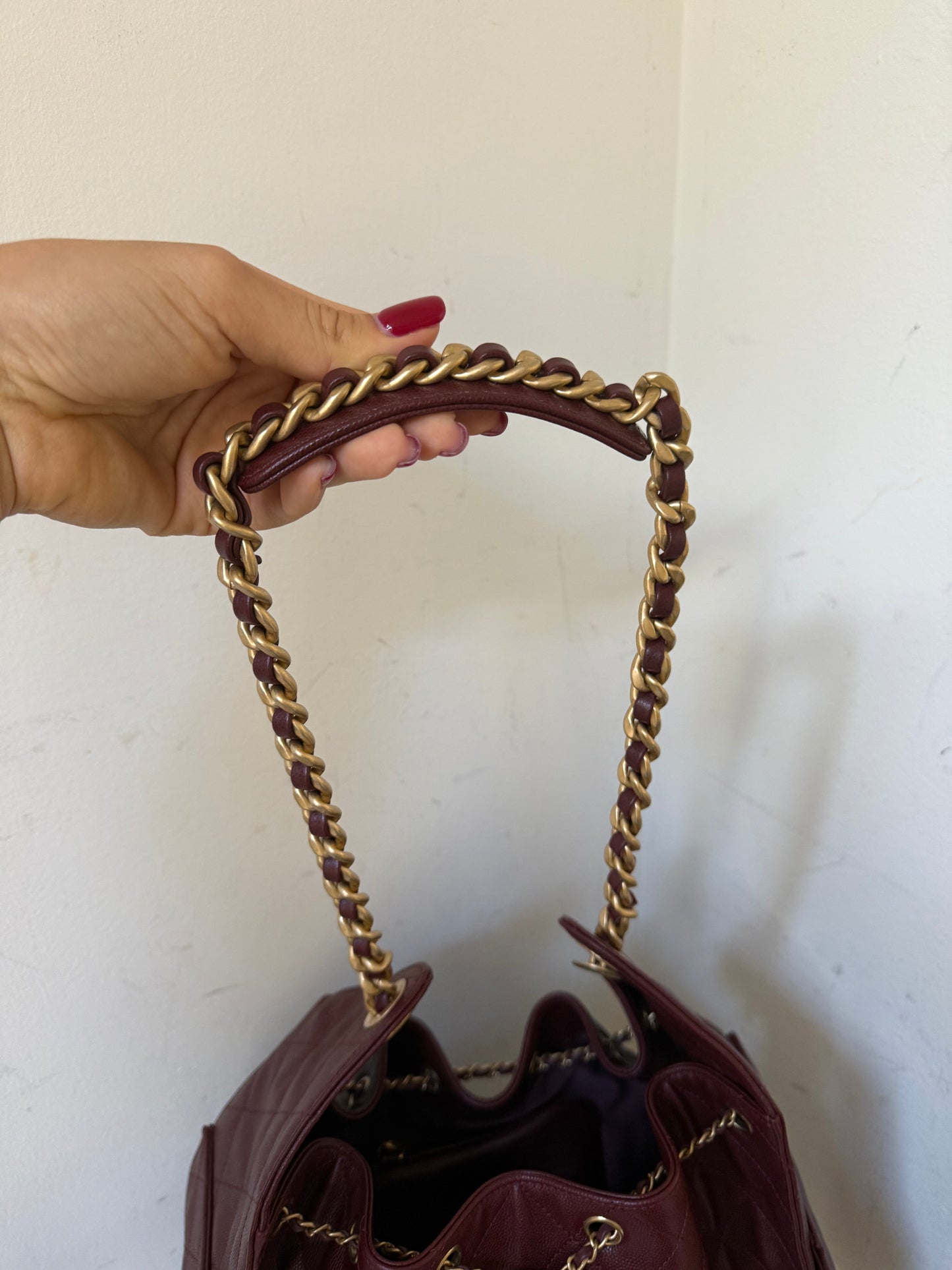 Chanel caviar medium red 25 handbag