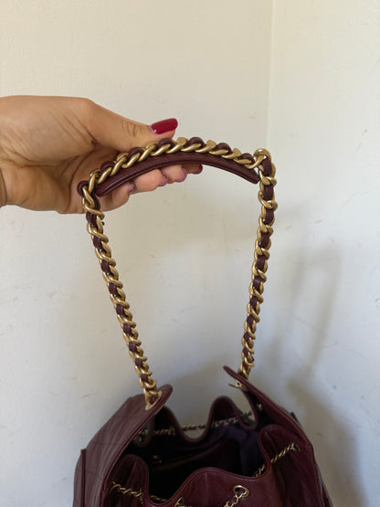 Chanel caviar medium red 25 handbag