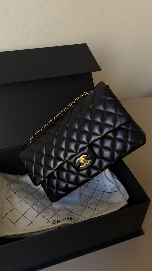 Chanel lambskin medium double flapbag chip