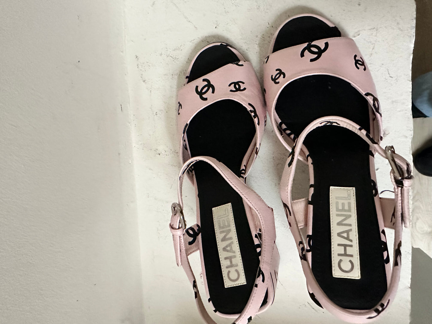 Chanel used pair pink heels size 40