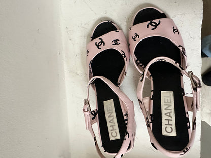 Chanel used pair pink heels size 40