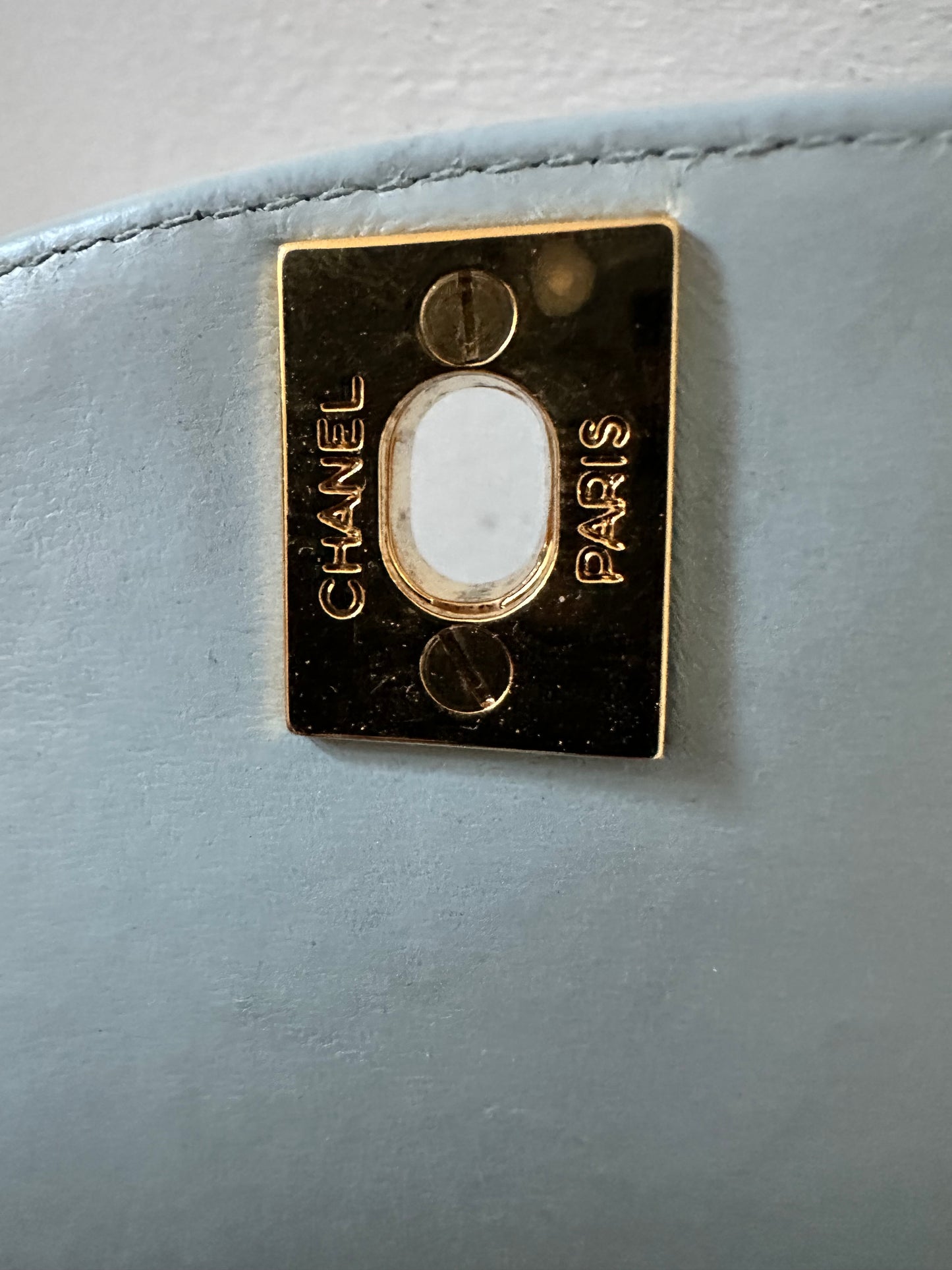 Pre-Owned Chanel Small Diana Bag – Light Blue Quilted Lambskin (1991–1994) | Vintage Classic