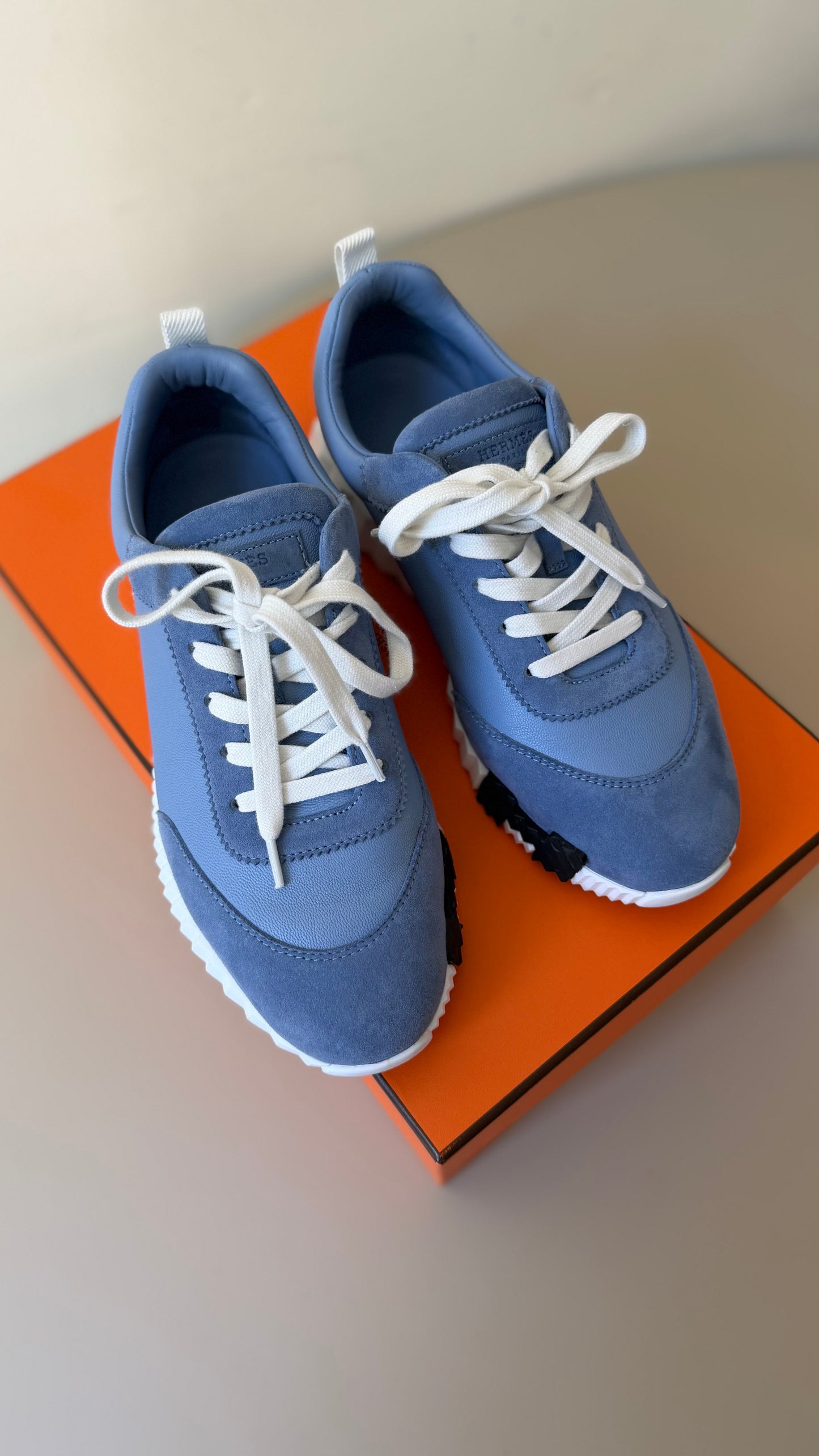 Hermes bouncing 39