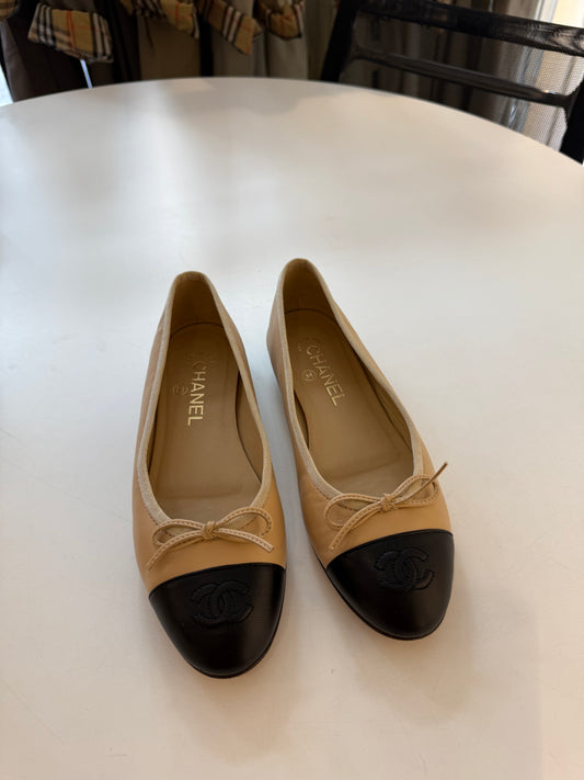 Chanel ballerina size 38 beige /black leather