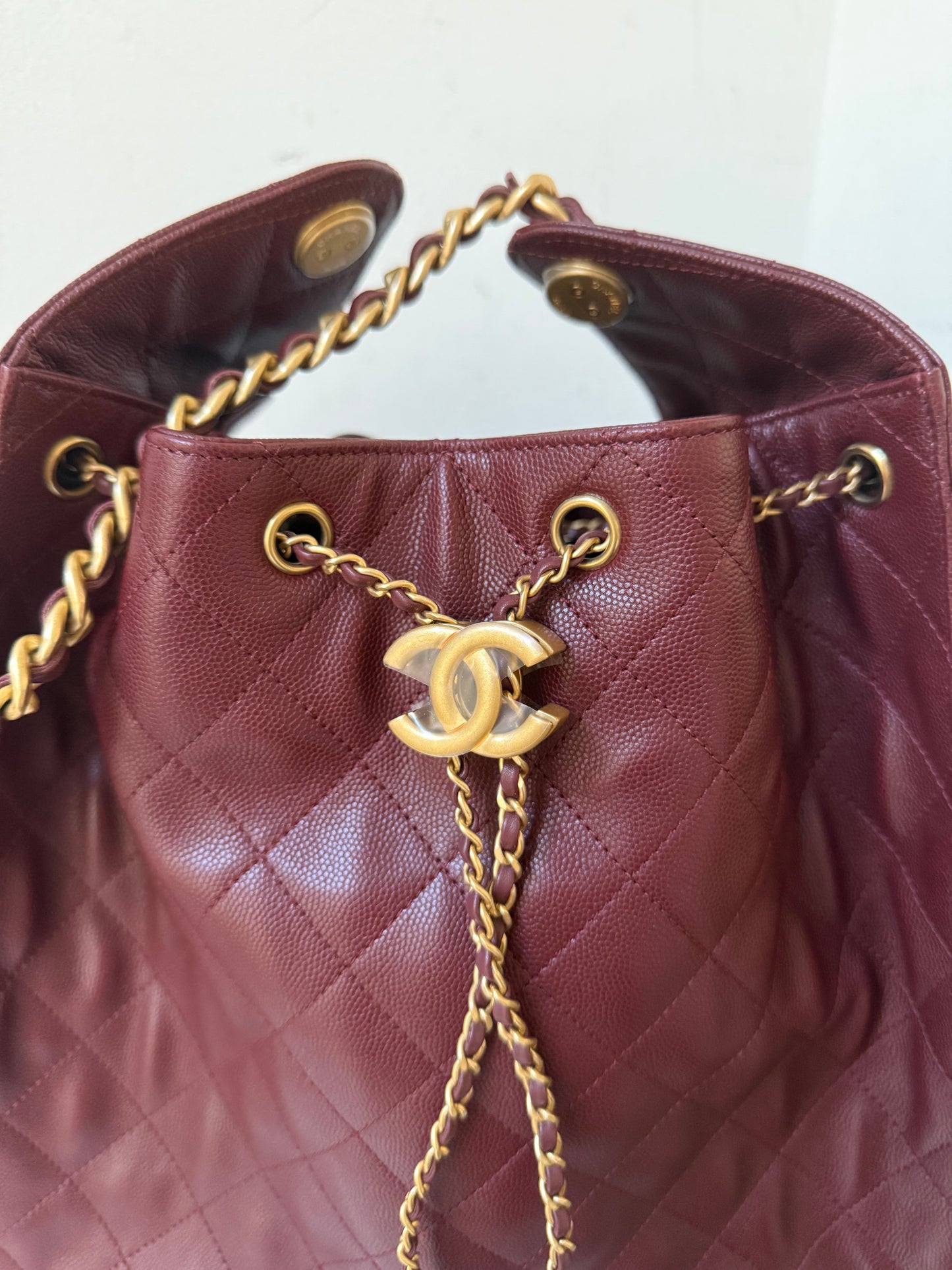 Chanel caviar medium red 25 handbag