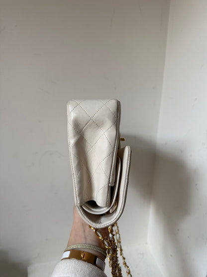 Chanel medium flapbag (2002-2003)