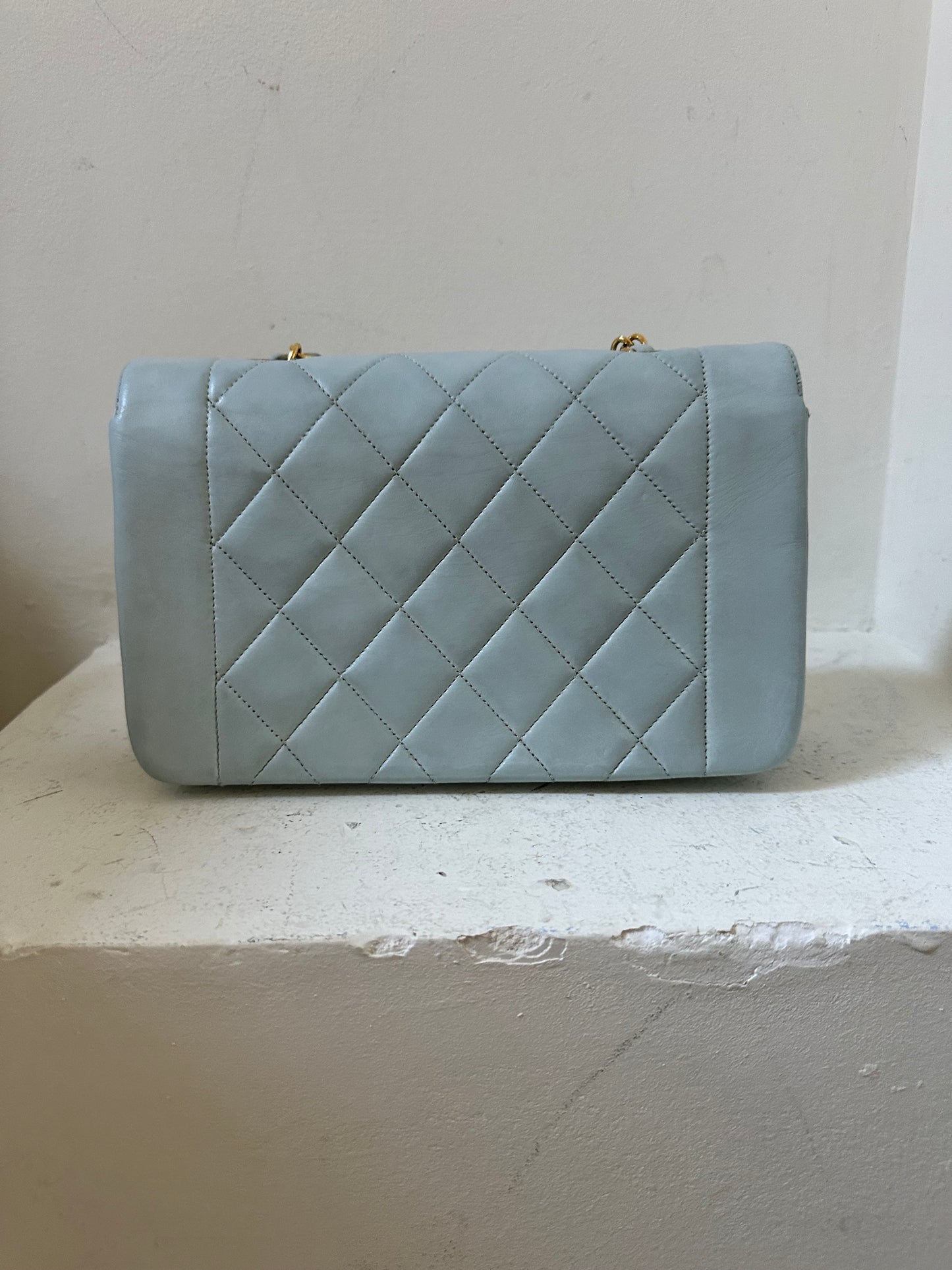 Pre-Owned Chanel Small Diana Bag – Light Blue Quilted Lambskin (1991–1994) | Vintage Classic