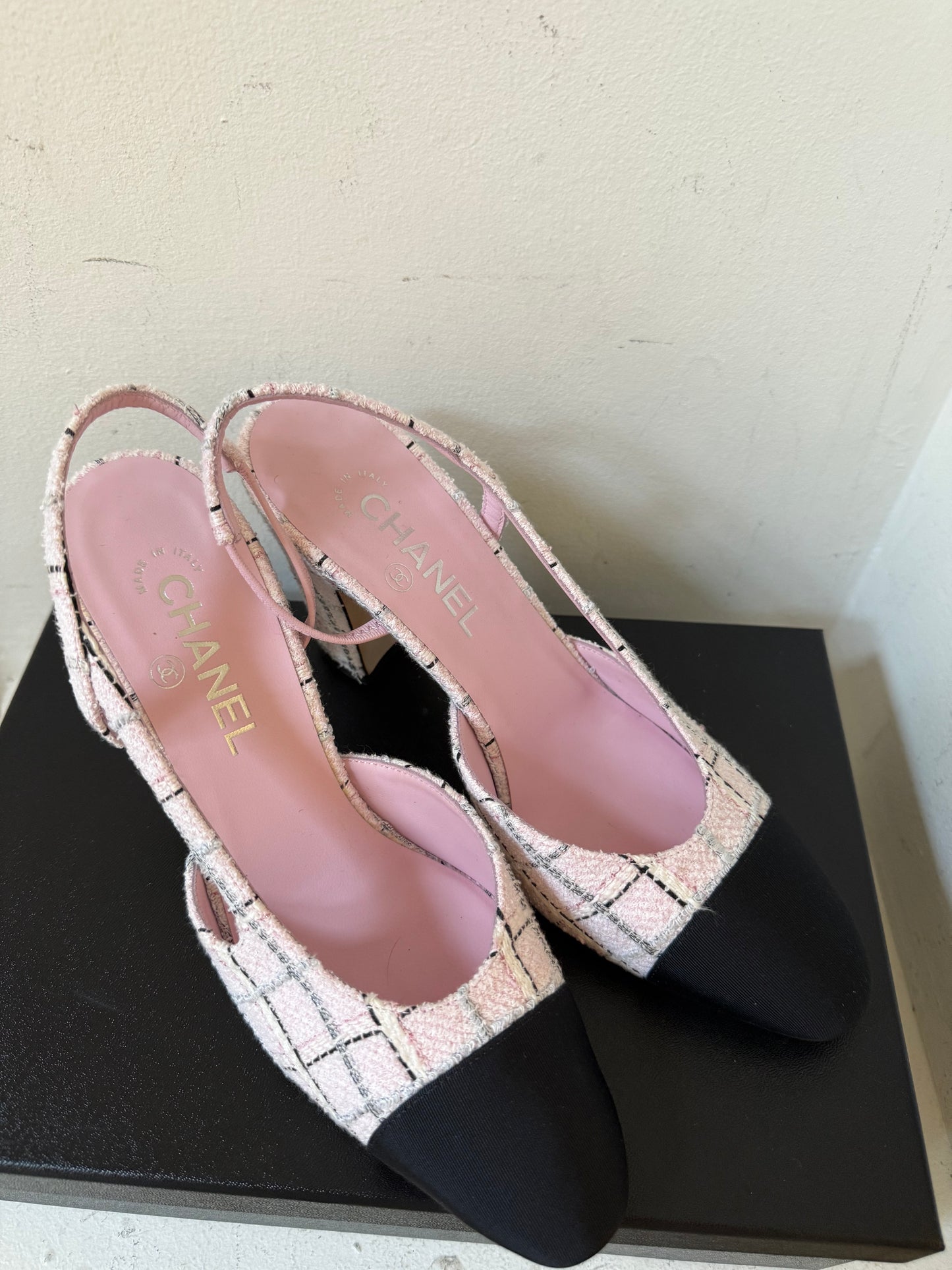 Chanel pink slingbacks 39.5