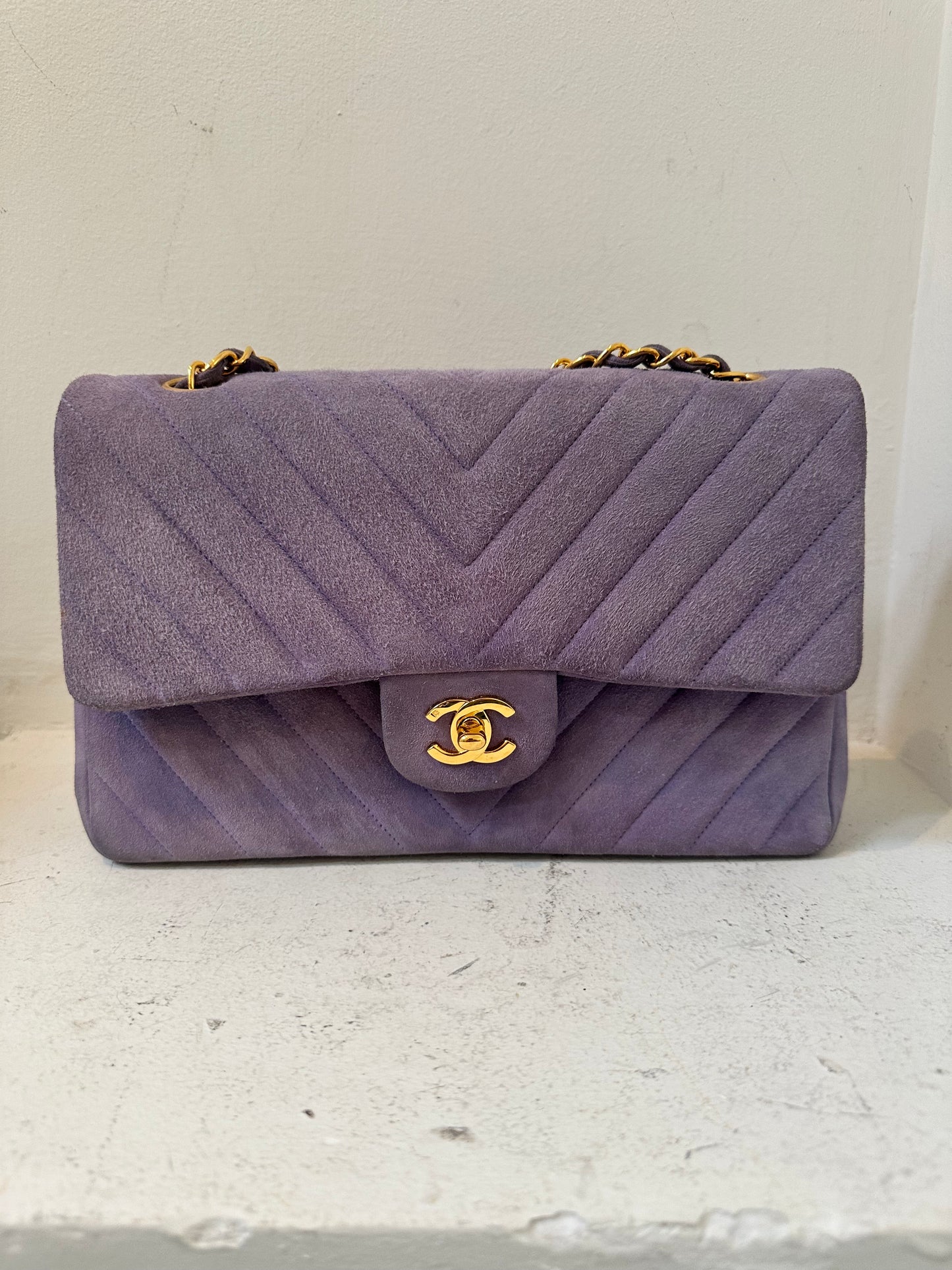 Chanel lila suède flapbag medium 2-series
