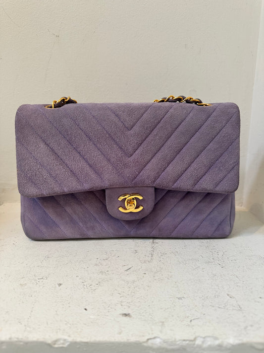 Chanel lila suède flapbag medium 2-series