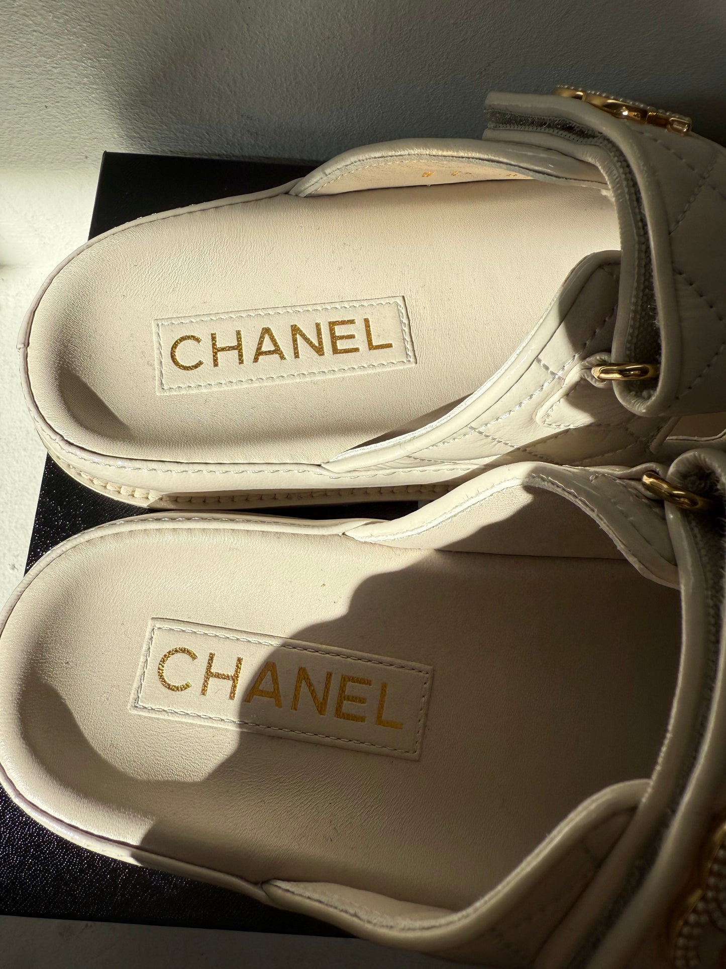 Cream colour beige dad sandal size 37