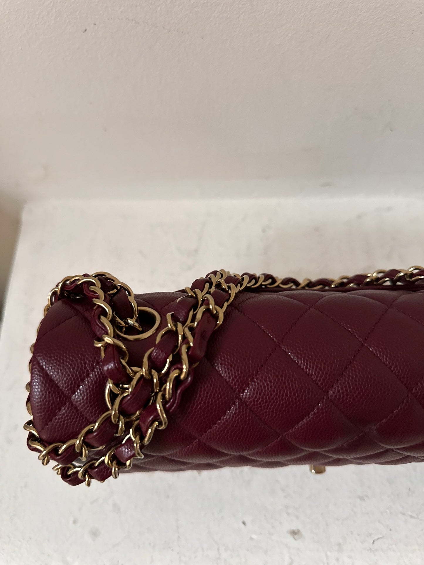 Chanel medium classic flap caviar 2023