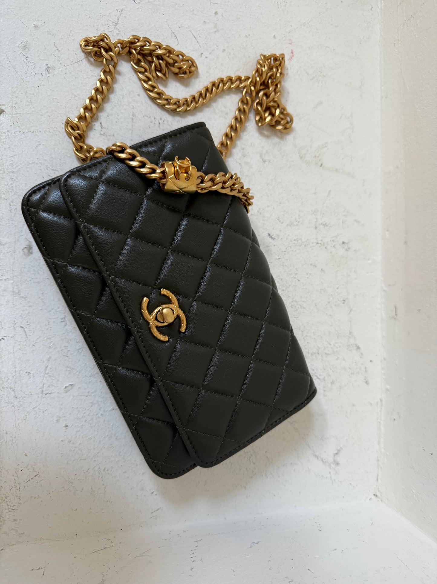 Chanel olive green wallet on chain 2022