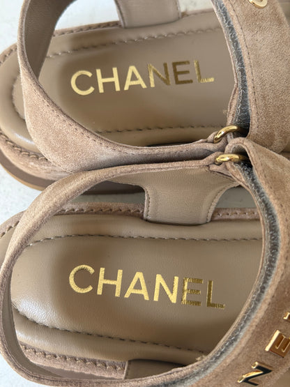 Chanel beige sandals size 40.5