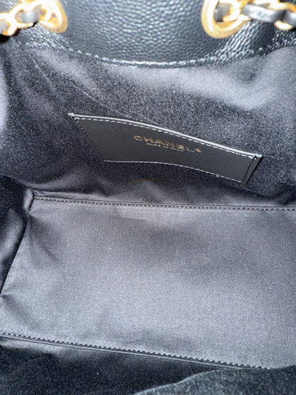 Storefresh Chanel small 25 handbag in black caviar