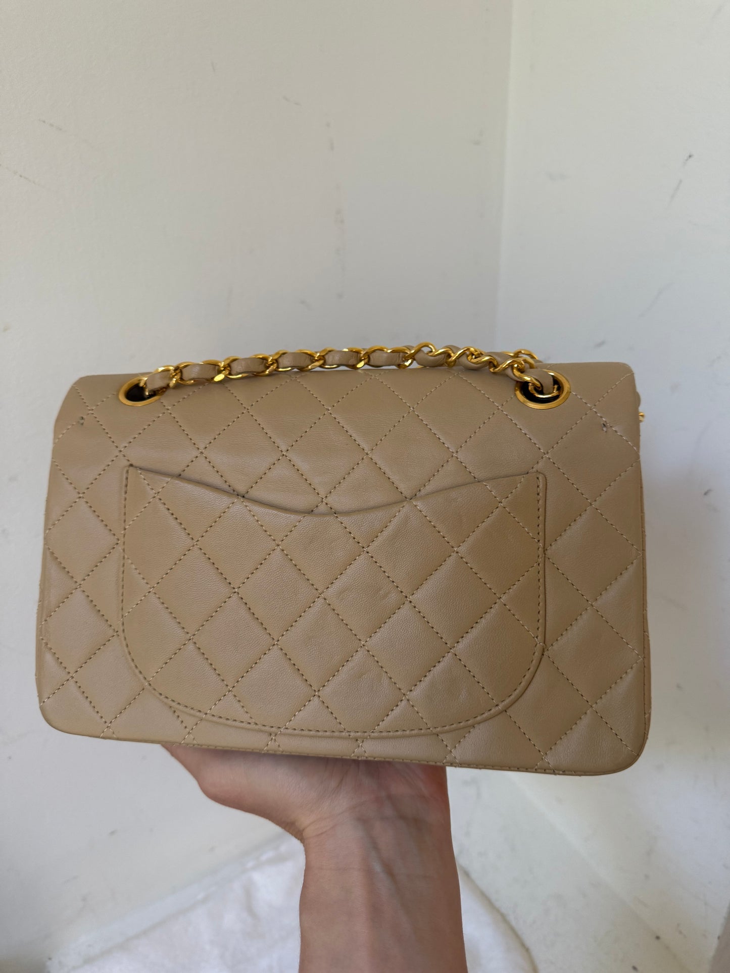 Chanel small beige lambskin flap 1-serie (1989-1991)